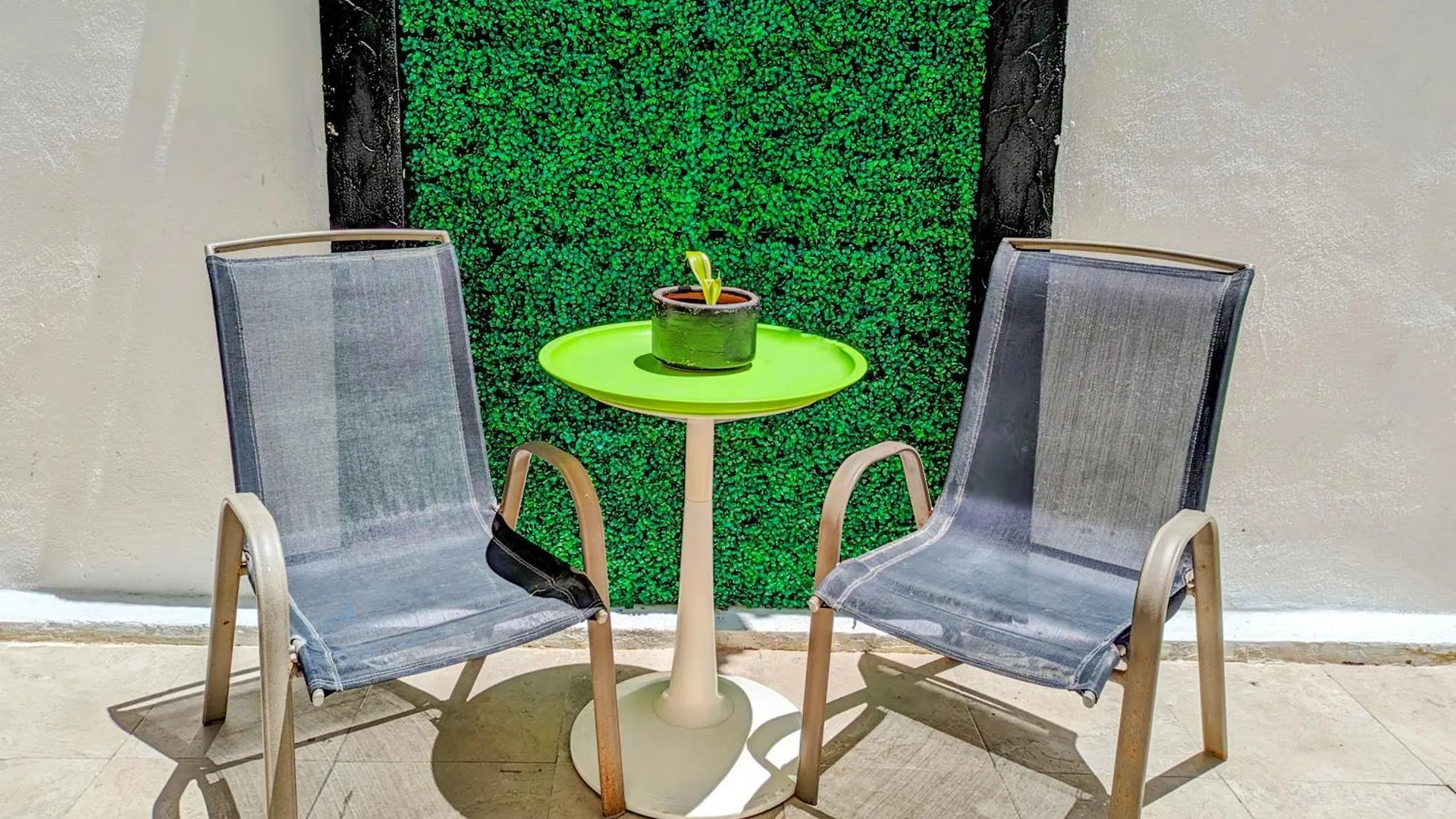 A2 Romantic Beachside Escape Capri Theme Memory Foam King Bed Kitchen Ac Playa del Carmen Apartment