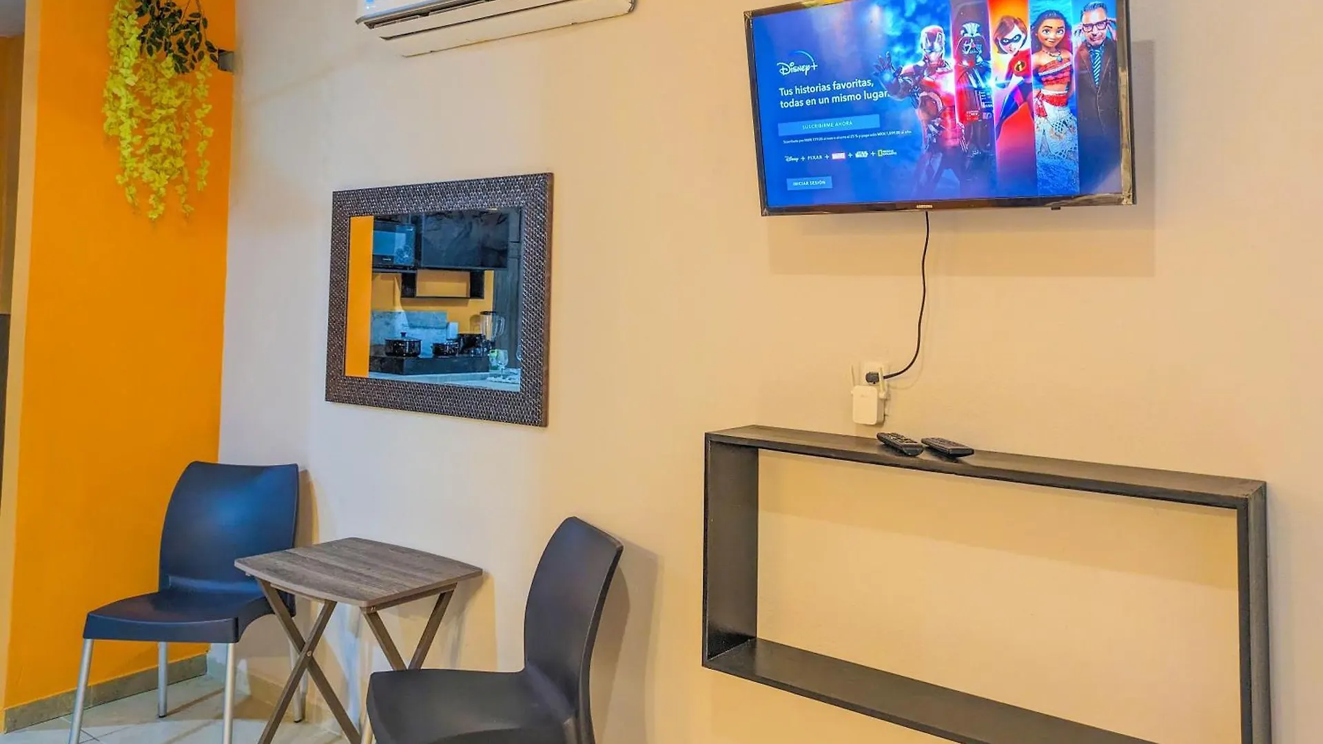 A2 Romantic Beachside Escape Capri Theme Memory Foam King Bed Kitchen Ac Playa del Carmen Apartment