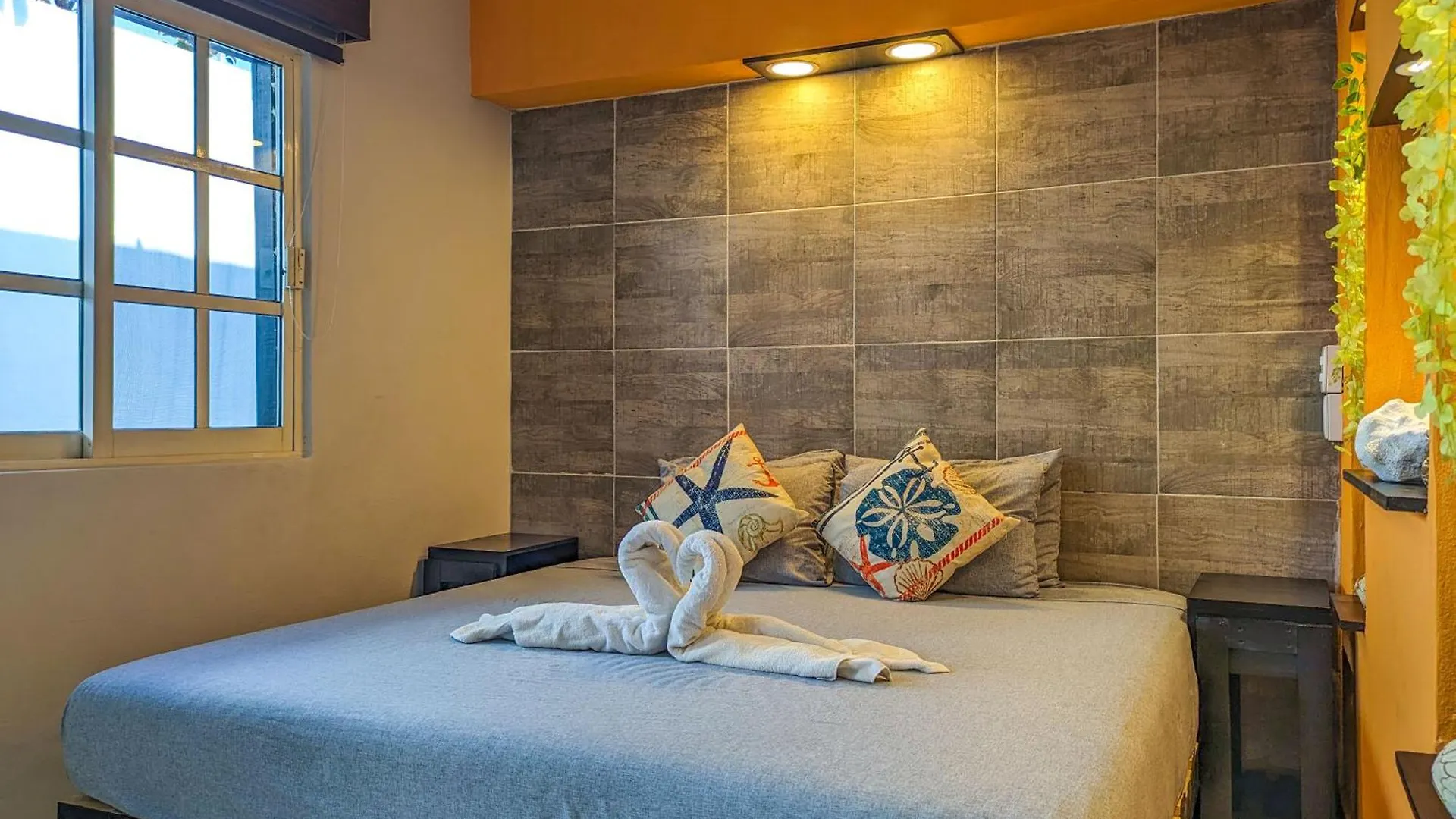 Apartment A2 Romantic Beachside Escape Capri Theme Memory Foam King Bed Kitchen Ac Playa del Carmen Mexico