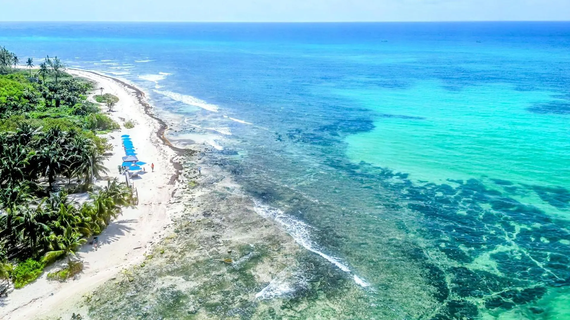Apartment A2 Romantic Beachside Escape Capri Theme Memory Foam King Bed Kitchen Ac Playa del Carmen